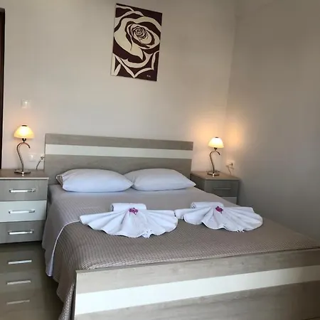 Erdeti Boutique Sarande